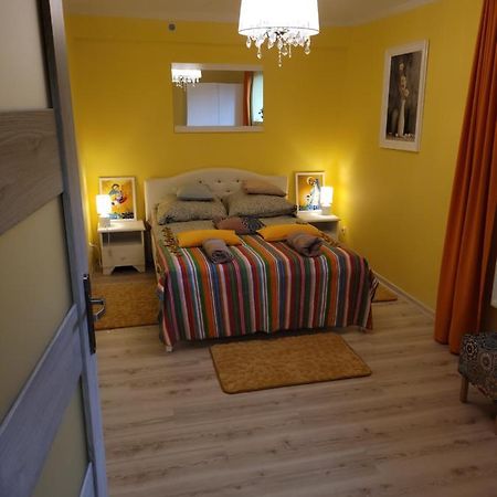 Apartament Biala Flaga Z Rowerami I Podworkiem 150M Do Jeziora 차르지코비 외부 사진